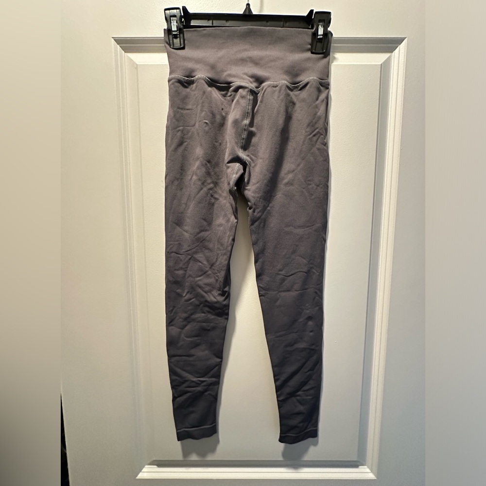 Grey leggings from Amazon